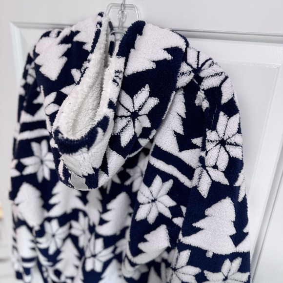 NWT Vera Bradley Jacquard Fleece Hoodie Large Nordic Forest  Sherpa Pullover - Picture 3 of 10